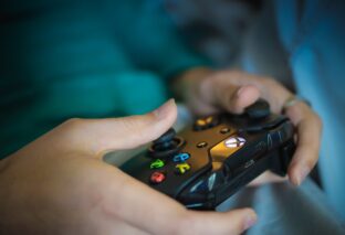 Online video game rental companies benefits and drawbacks